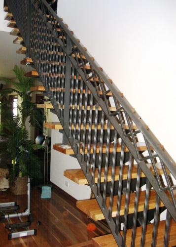 Stairs  Handrailing